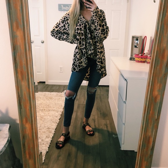 Vintage Sweaters - VINTAGE 100% SILK LEOPARD PRINT CARDIGAN SIZE 8